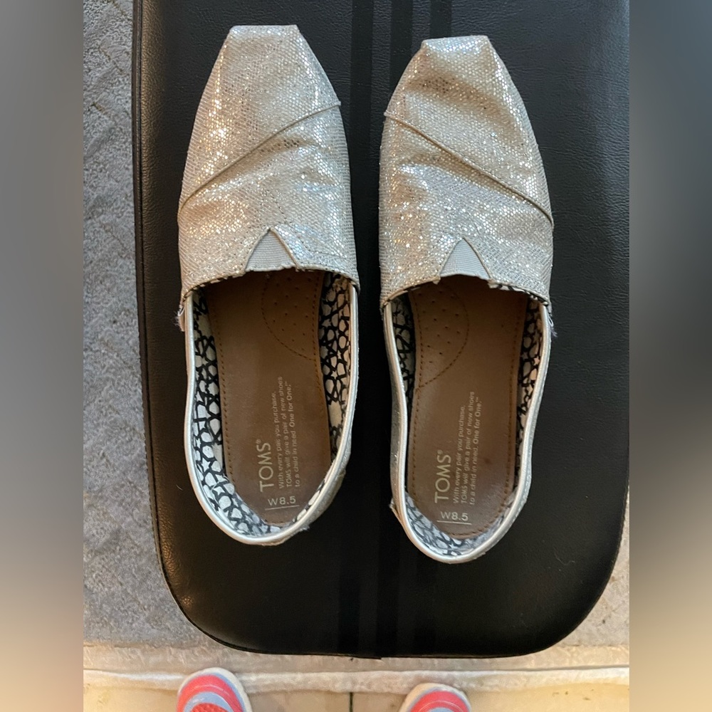 Sparkly toms barely worn size 8.5